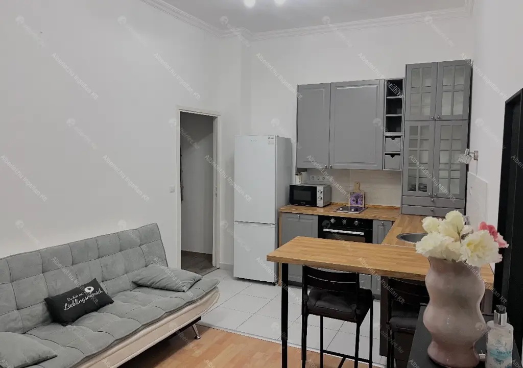 Kiadó albérlet 270000 Ft/hó áron: Budapest, VII. kerület  Rákóczi út. Mérete: 46 nm, 1 szobás | Alberlet.hu - 6685015