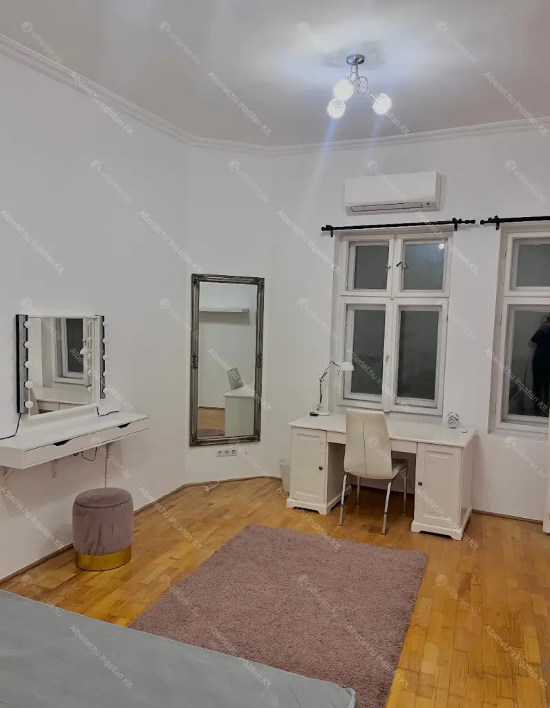 Kiadó albérlet 270000 Ft/hó áron: Budapest, VII. kerület  Rákóczi út. Mérete: 46 nm, 1 szobás | Alberlet.hu - 6694481