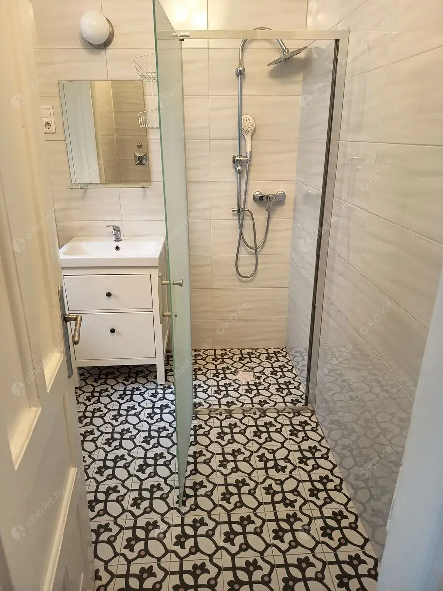 Kiadó albérlet 265000 Ft/hó áron: Budapest, VII. kerület  Rákóczi út. Mérete: 53 nm, 2 szobás | Alberlet.hu - 6599030