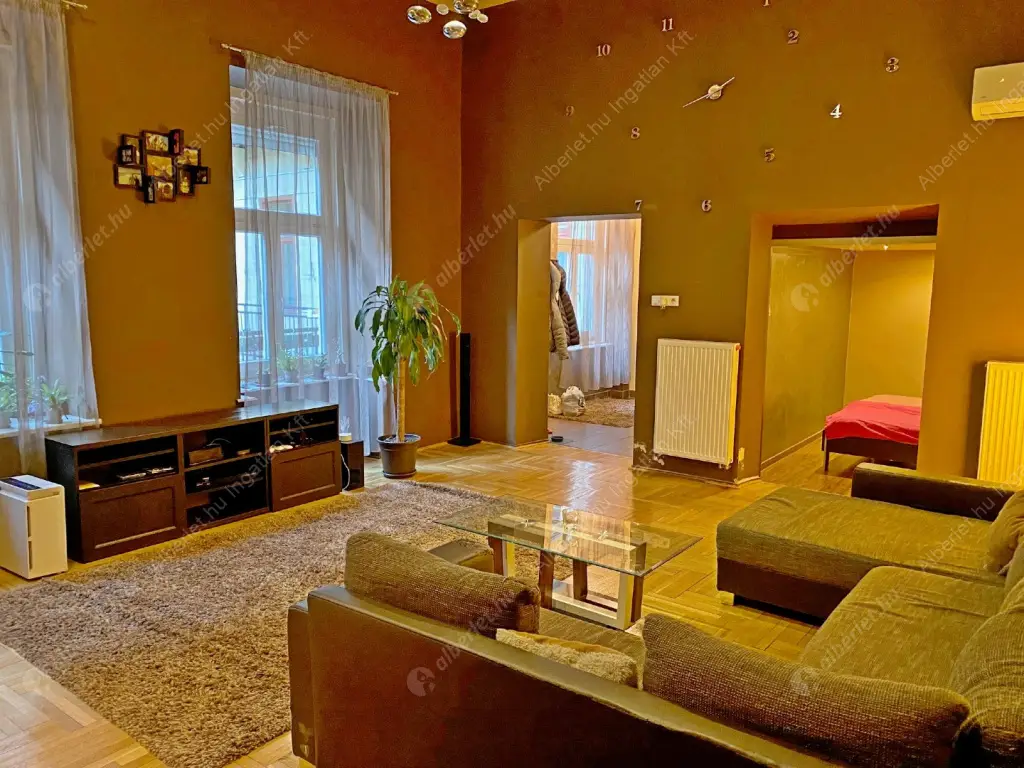 Kiadó albérlet 330000 Ft/hó áron: Budapest, VII. kerület  Rákóczi út. Mérete: 72 nm, 3 szobás | Alberlet.hu - 6173247