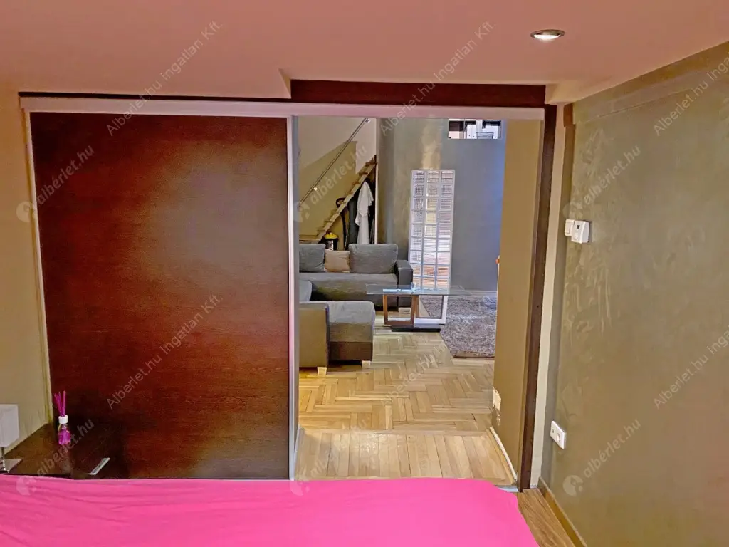 Kiadó albérlet 330000 Ft/hó áron: Budapest, VII. kerület  Rákóczi út. Mérete: 72 nm, 3 szobás | Alberlet.hu - 6173249