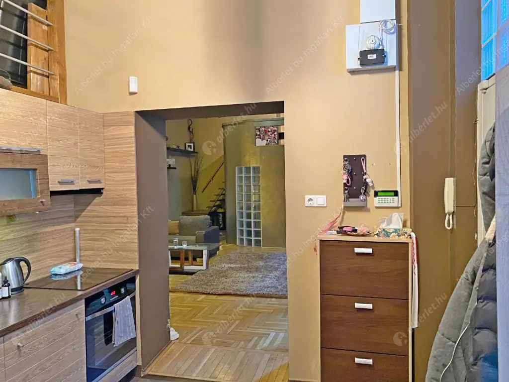 Kiadó albérlet 330000 Ft/hó áron: Budapest, VII. kerület  Rákóczi út. Mérete: 72 nm, 3 szobás | Alberlet.hu - 6173261