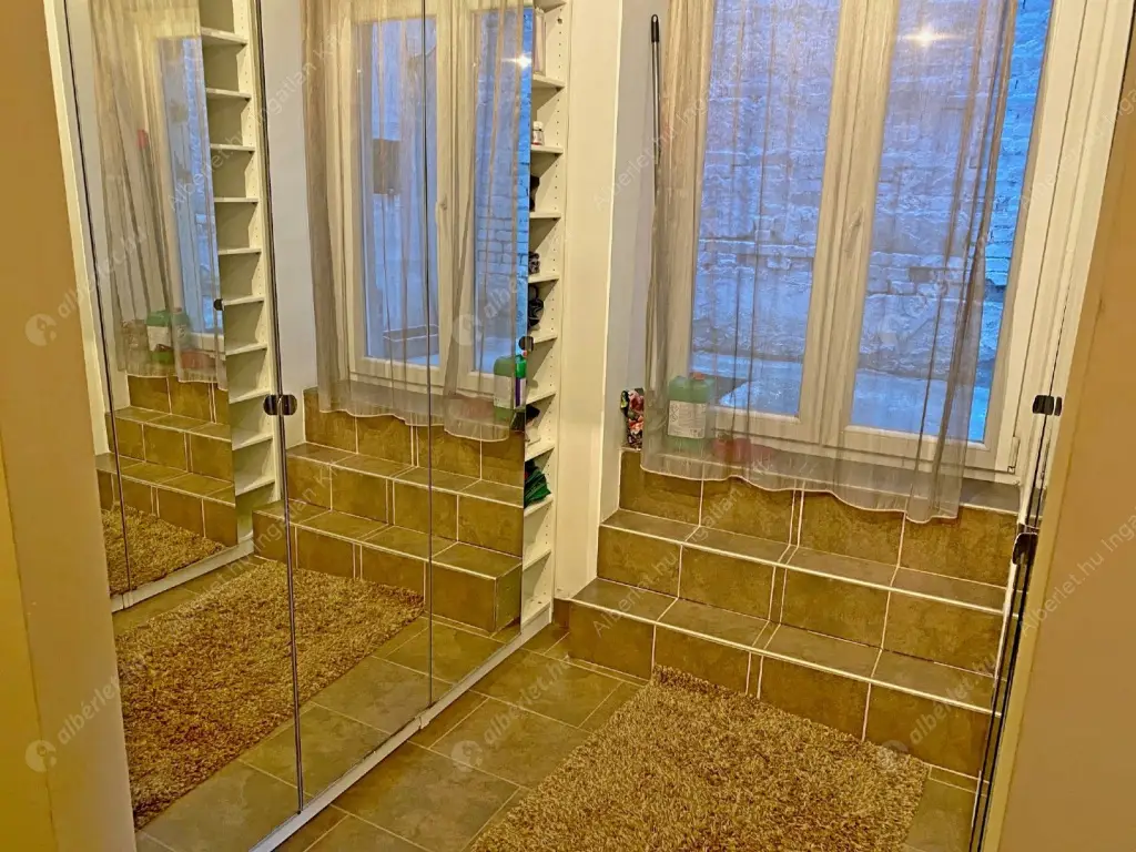 Kiadó albérlet 330000 Ft/hó áron: Budapest, VII. kerület  Rákóczi út. Mérete: 72 nm, 3 szobás | Alberlet.hu - 6173264