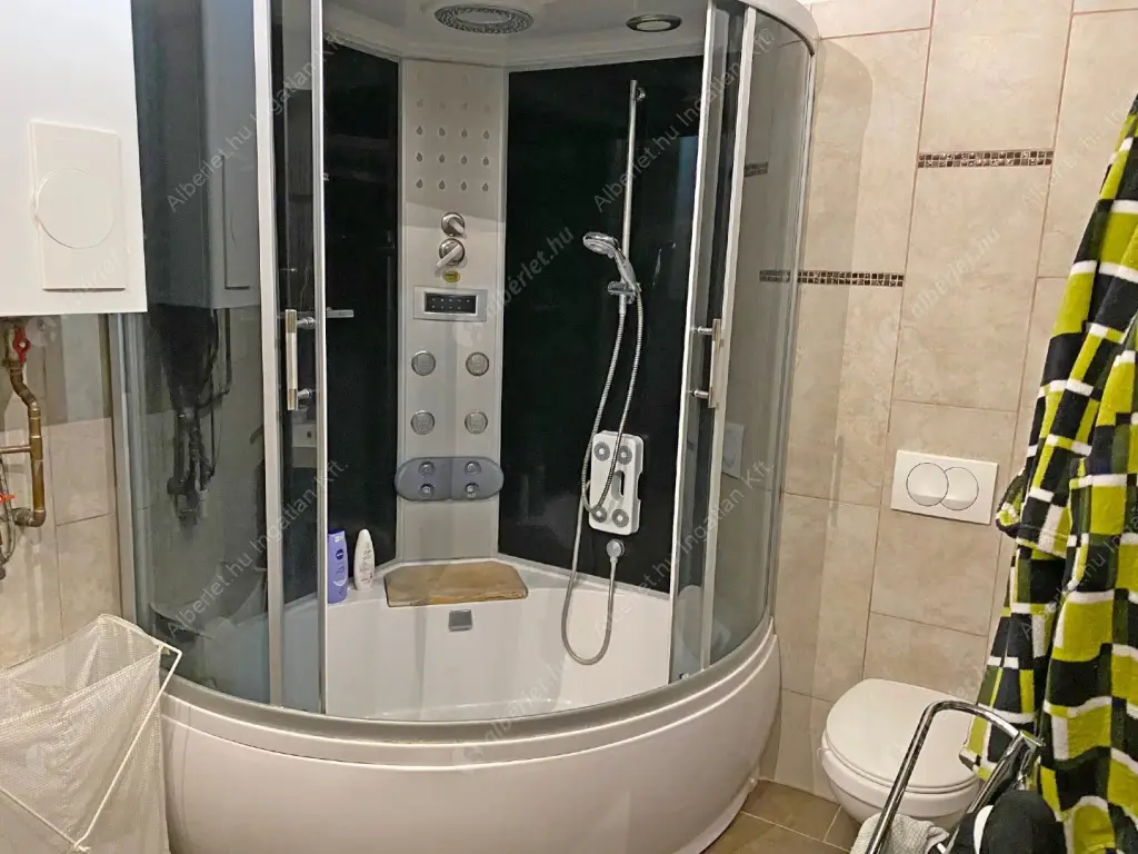 Kiadó albérlet 330000 Ft/hó áron: Budapest, VII. kerület  Rákóczi út. Mérete: 72 nm, 3 szobás | Alberlet.hu - 6173267