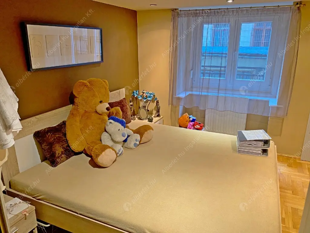 Kiadó albérlet 330000 Ft/hó áron: Budapest, VII. kerület  Rákóczi út. Mérete: 72 nm, 3 szobás | Alberlet.hu - 6583943