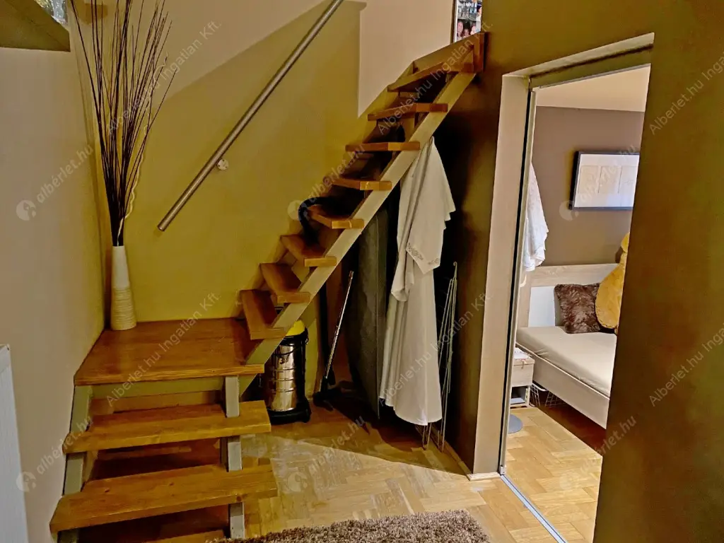 Kiadó albérlet 330000 Ft/hó áron: Budapest, VII. kerület  Rákóczi út. Mérete: 72 nm, 3 szobás | Alberlet.hu - 6583944