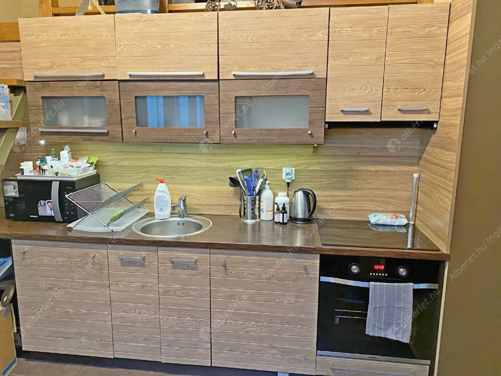 Kiadó albérlet 330000 Ft/hó áron: Budapest, VII. kerület  Rákóczi út. Mérete: 72 nm, 3 szobás | Alberlet.hu - 6583948