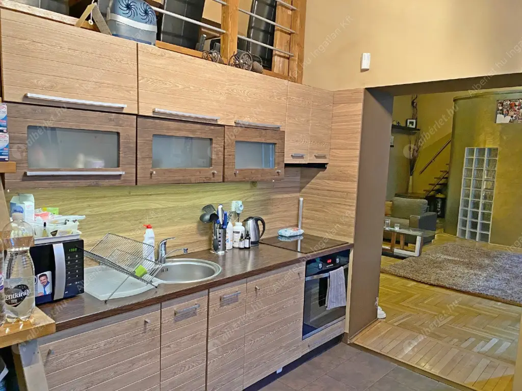 Kiadó albérlet 330000 Ft/hó áron: Budapest, VII. kerület  Rákóczi út. Mérete: 72 nm, 3 szobás | Alberlet.hu - 6583953