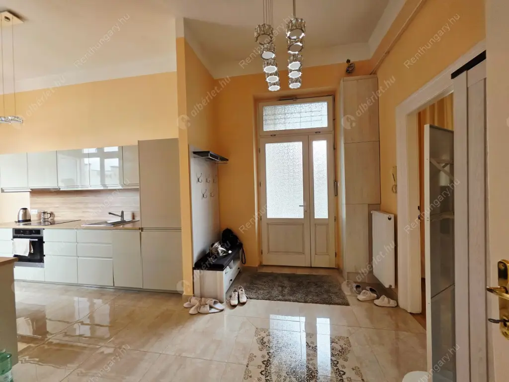 Kiadó albérlet 320000 Ft/hó áron: Budapest, VII. kerület  Rákóczi út. Mérete: 86 nm, 2 szobás | Alberlet.hu - 6585426