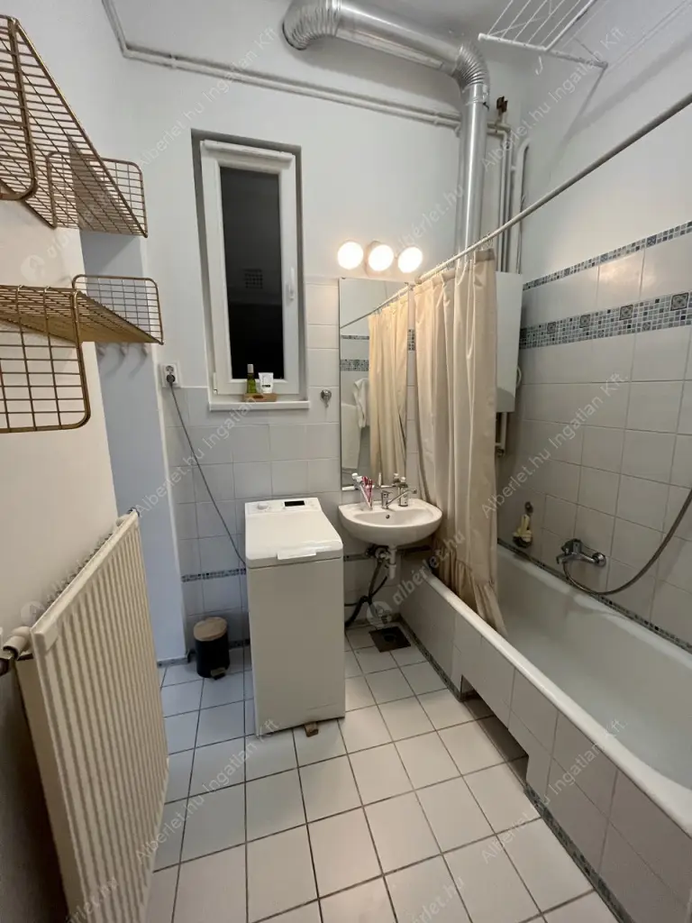 Kiadó albérlet 269000 Ft/hó áron: Budapest, VII. kerület  Rejtő Jenő utca. Mérete: 70 nm, 2 szobás | Alberlet.hu - 6605350