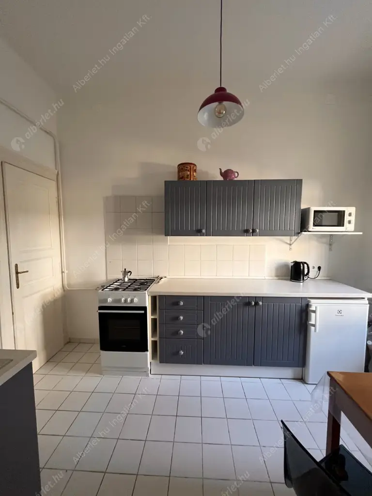 Kiadó albérlet 269000 Ft/hó áron: Budapest, VII. kerület  Rejtő Jenő utca. Mérete: 70 nm, 2 szobás | Alberlet.hu - 6605353