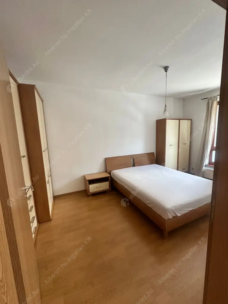 Kiadó albérlet 242000 Ft/hó áron: Budapest, VII. kerület  Rottenbiller utca. Mérete: 44 nm, 2 szobás | Alberlet.hu - 6516434