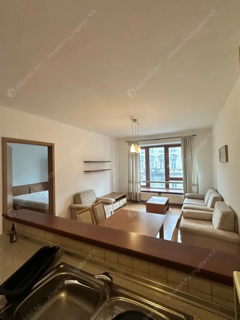 Kiadó albérlet 242000 Ft/hó áron: Budapest, VII. kerület  Rottenbiller utca. Mérete: 44 nm, 2 szobás | Alberlet.hu - 6516439