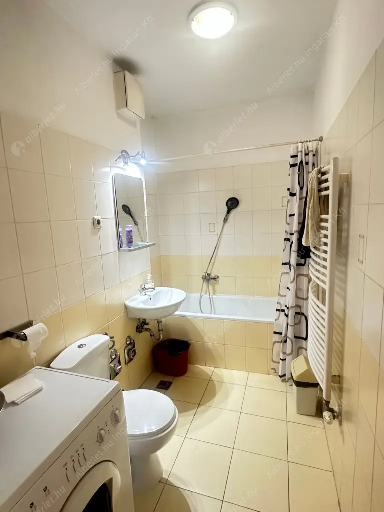 Kiadó albérlet 242000 Ft/hó áron: Budapest, VII. kerület  Rottenbiller utca. Mérete: 44 nm, 2 szobás | Alberlet.hu - 6516440