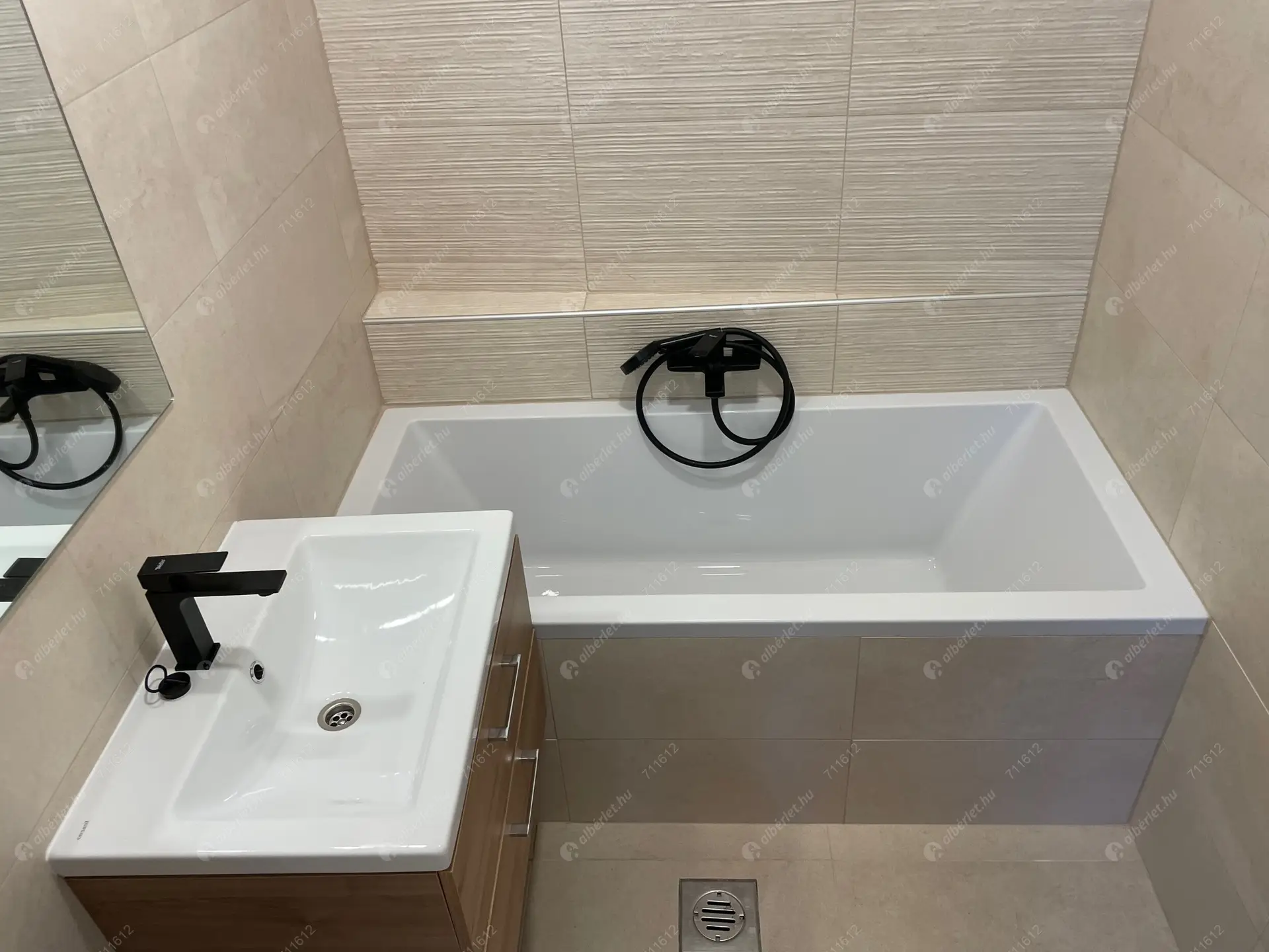 Kiadó albérlet 260000 Ft/hó áron: Budapest, VII. kerület  Rózsa utca. Mérete: 50 nm, 2 szobás | Alberlet.hu - 5696536