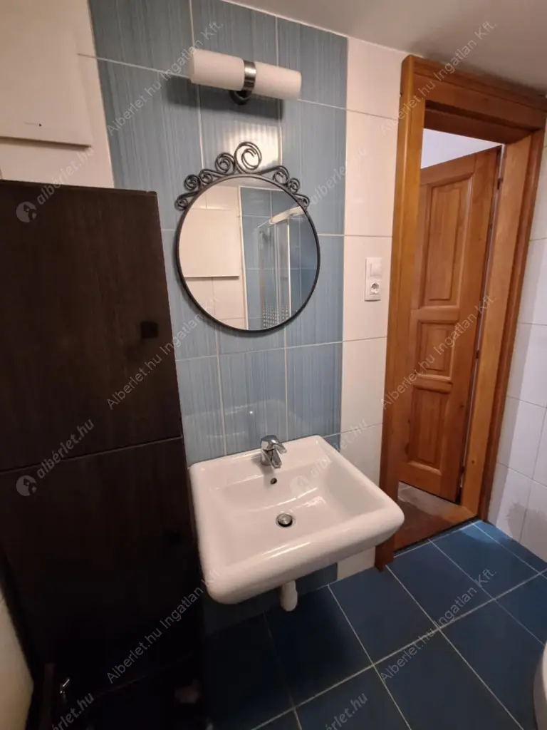 Kiadó albérlet 225000 Ft/hó áron: Budapest, VII. kerület  Síp utca. Mérete: 41 nm, 1 szobás | Alberlet.hu - 6613256