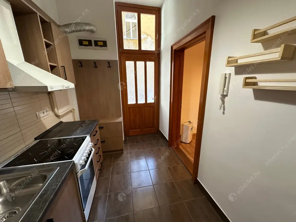 Kiadó albérlet 225000 Ft/hó áron: Budapest, VII. kerület  Síp utca. Mérete: 41 nm, 1 szobás | Alberlet.hu - 6613262