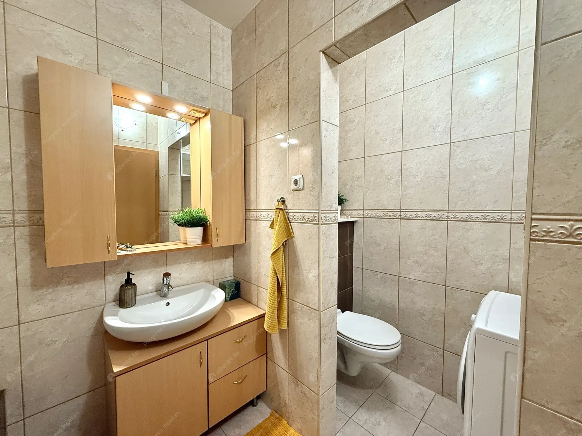 Kiadó albérlet 320000 Ft/hó áron: Budapest, VII. kerület  Síp utca. Mérete: 49 nm, 2 szobás | Alberlet.hu - 6582014