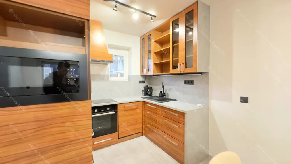 Kiadó albérlet 335000 Ft/hó áron: Budapest, VII. kerület  Százház utca. Mérete: 52 nm, 2 szobás | Alberlet.hu - 6651037