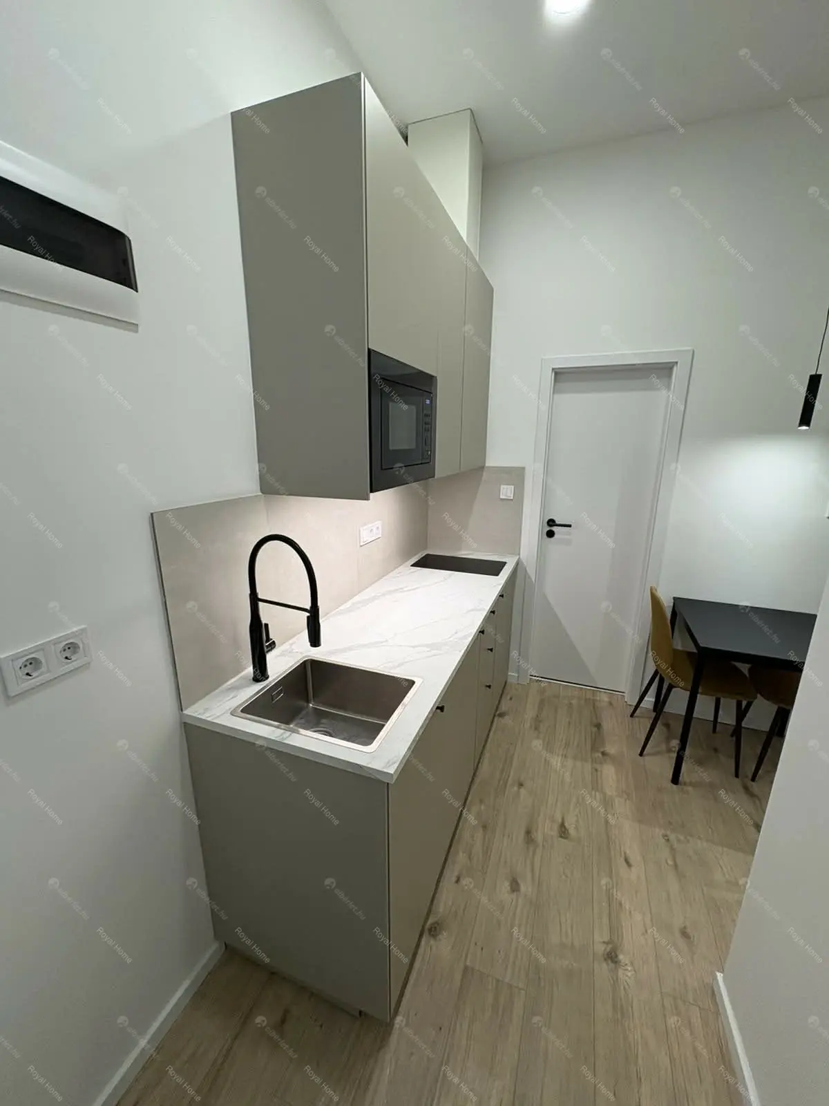 Kiadó albérlet 200000 Ft/hó áron: Budapest, VII. kerület  Szövetség utca. Mérete: 20 nm, 1 szobás | Alberlet.hu - 6703636