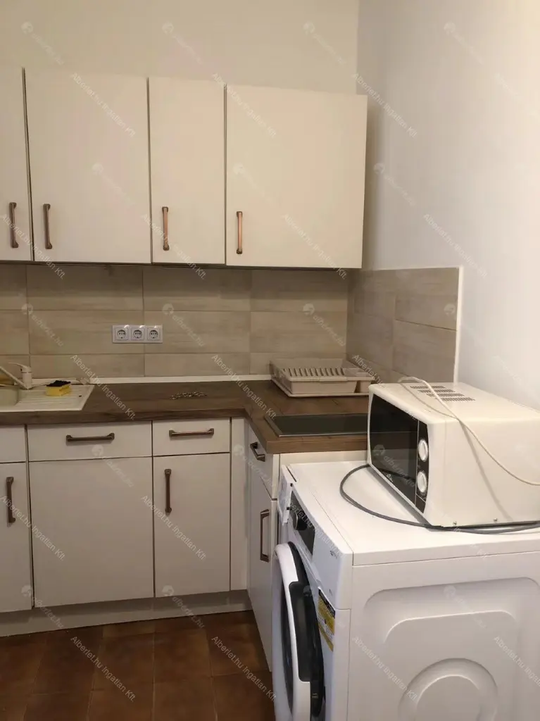 Kiadó albérlet 210000 Ft/hó áron: Budapest, VII. kerület  Szövetség utca. Mérete: 30 nm, 1 szobás | Alberlet.hu - 6684292