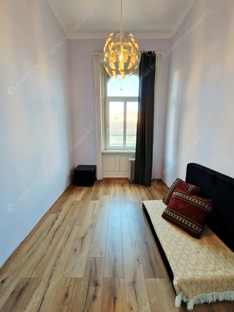 Kiadó albérlet 270000 Ft/hó áron: Budapest, VII. kerület  Thököly út. Mérete: 60 nm, 1 szobás | Alberlet.hu - 6584725