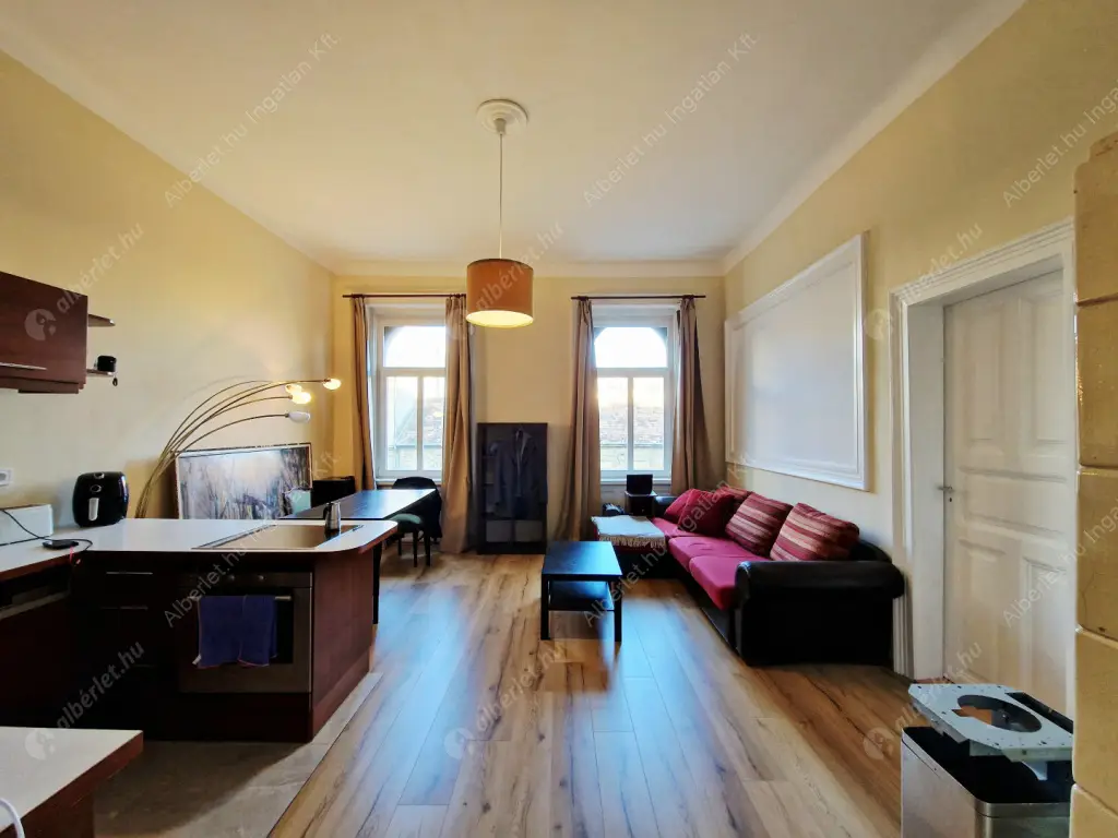 Kiadó albérlet 270000 Ft/hó áron: Budapest, VII. kerület  Thököly út. Mérete: 60 nm, 1 szobás | Alberlet.hu - 6639378