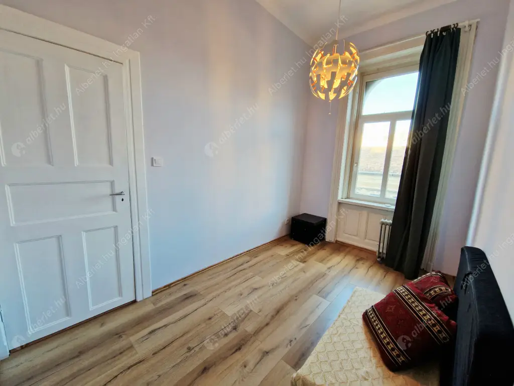 Kiadó albérlet 270000 Ft/hó áron: Budapest, VII. kerület  Thököly út. Mérete: 60 nm, 1 szobás | Alberlet.hu - 6639392