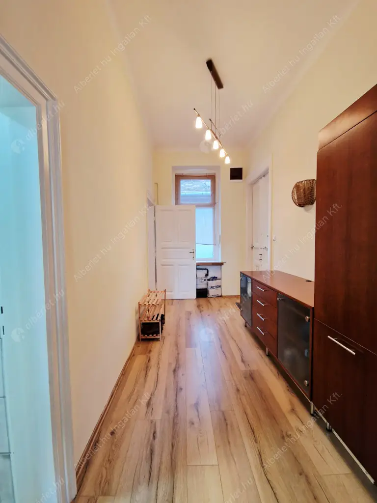 Kiadó albérlet 270000 Ft/hó áron: Budapest, VII. kerület  Thököly út. Mérete: 60 nm, 1 szobás | Alberlet.hu - 6639399