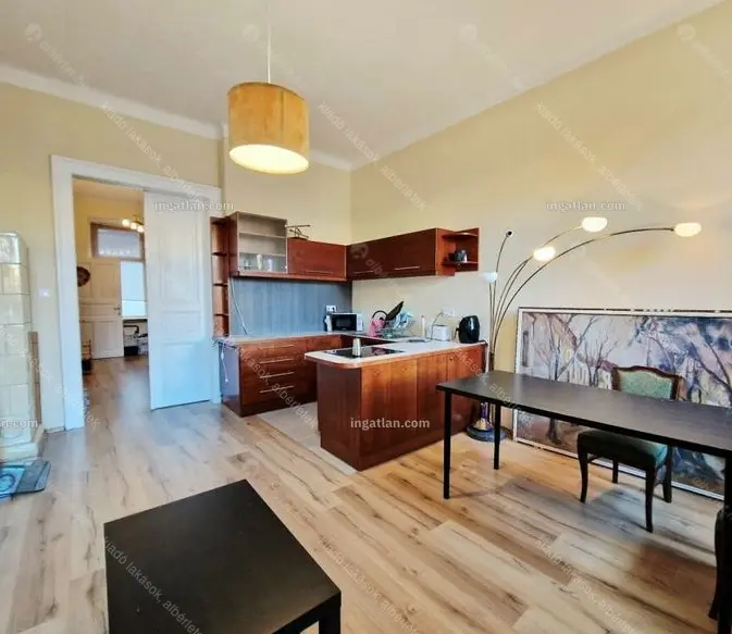 Kiadó albérlet 270000 Ft/hó áron: Budapest, VII. kerület  Thököly út. Mérete: 60 nm, 3 szobás | Alberlet.hu - 6648354