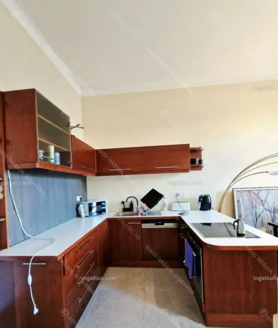 Kiadó albérlet 270000 Ft/hó áron: Budapest, VII. kerület  Thököly út. Mérete: 60 nm, 3 szobás | Alberlet.hu - 6648359