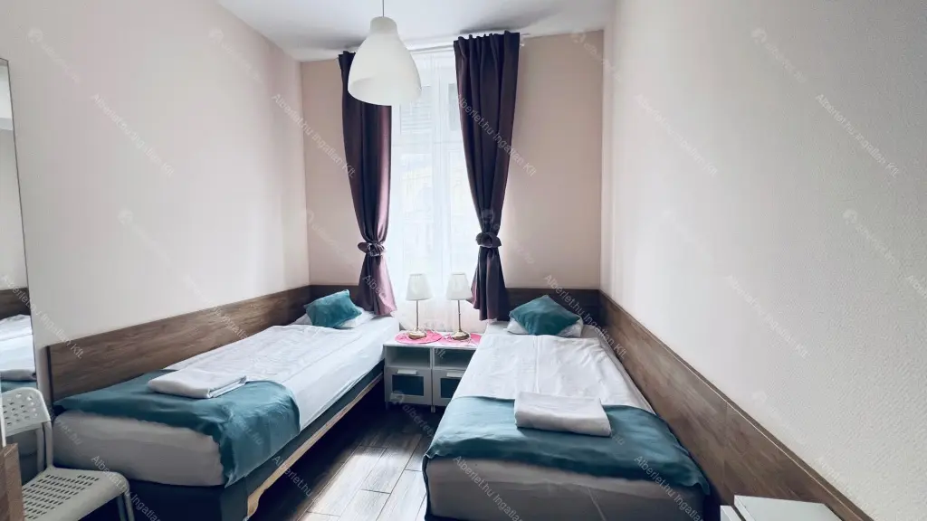 Kiadó albérlet 590000 Ft/hó áron: Budapest, VII. kerület  Thököly út. Mérete: 66 nm, 5 szobás | Alberlet.hu - 6700599