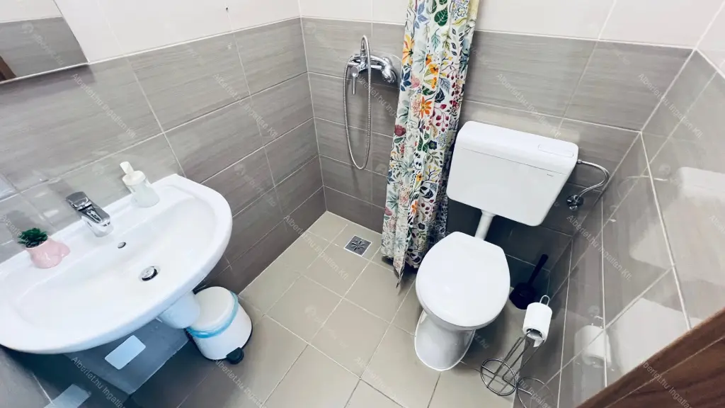 Kiadó albérlet 590000 Ft/hó áron: Budapest, VII. kerület  Thököly út. Mérete: 66 nm, 5 szobás | Alberlet.hu - 6700600