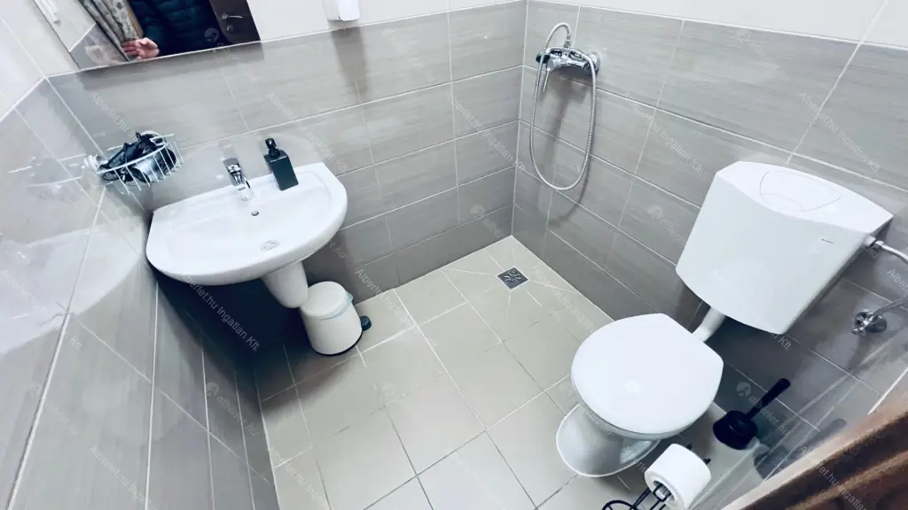 Kiadó albérlet 590000 Ft/hó áron: Budapest, VII. kerület  Thököly út. Mérete: 66 nm, 5 szobás | Alberlet.hu - 6700604