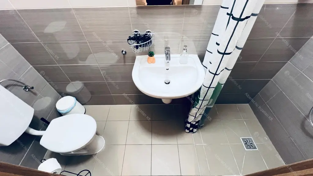 Kiadó albérlet 590000 Ft/hó áron: Budapest, VII. kerület  Thököly út. Mérete: 66 nm, 5 szobás | Alberlet.hu - 6700606