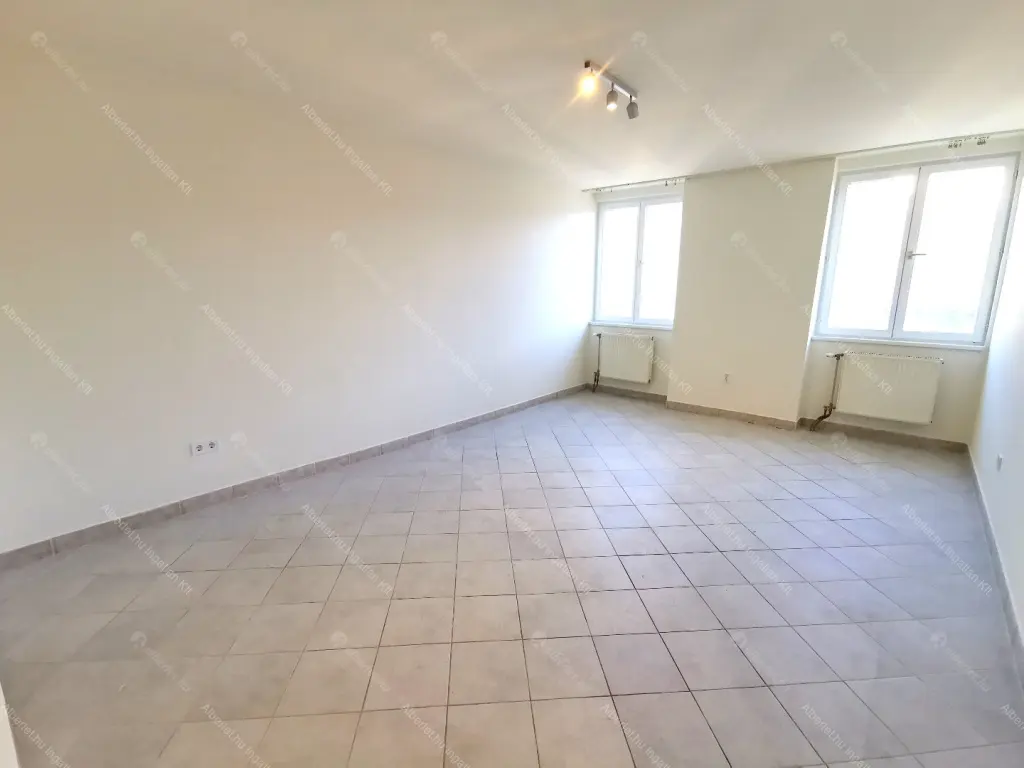 Kiadó albérlet 280000 Ft/hó áron: Budapest, VII. kerület  Thököly út. Mérete: 69 nm, 3 szobás | Alberlet.hu - 6657978