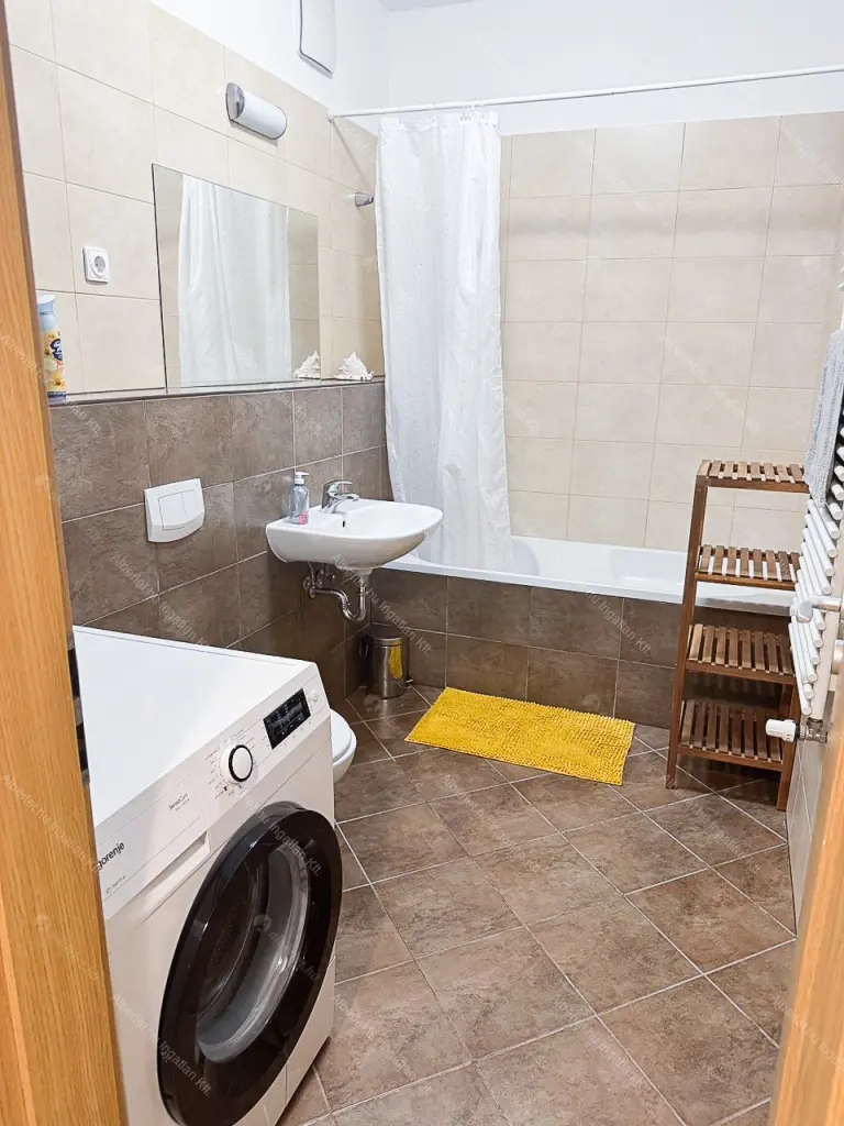 Kiadó albérlet 300000 Ft/hó áron: Budapest, VII. kerület  Vörösmarty utca. Mérete: 41 nm, 1 szobás | Alberlet.hu - 6687005