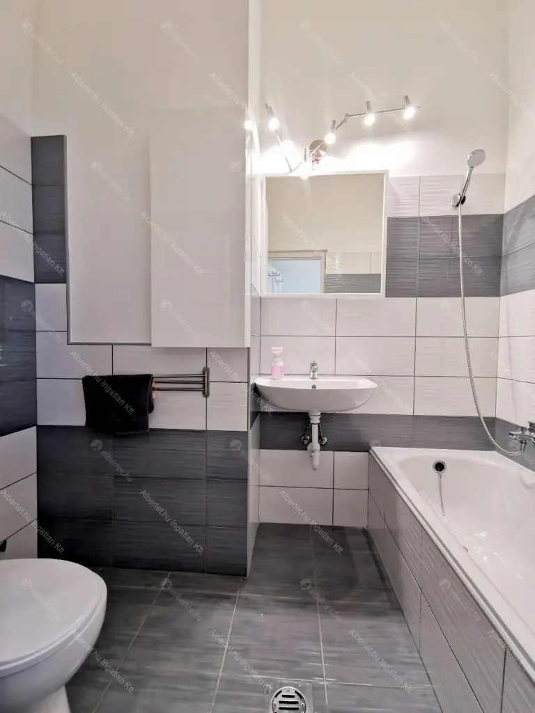 Kiadó albérlet 250000 Ft/hó áron: Budapest, VII. kerület  Vörösmarty utca. Mérete: 58 nm, 2 szobás | Alberlet.hu - 6673687