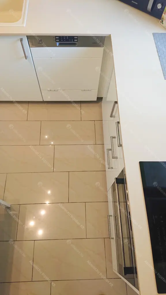 Kiadó albérlet 250000 Ft/hó áron: Budapest, VII. kerület  Vörösmarty utca. Mérete: 58 nm, 2 szobás | Alberlet.hu - 6673690