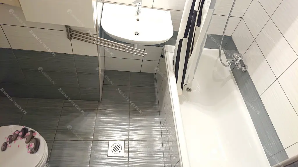 Kiadó albérlet 250000 Ft/hó áron: Budapest, VII. kerület  Vörösmarty utca. Mérete: 58 nm, 2 szobás | Alberlet.hu - 6673692