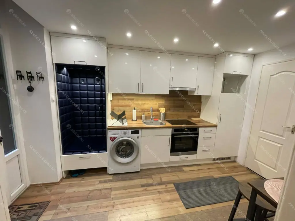 Kiadó albérlet 320000 Ft/hó áron: Budapest, VII. kerület  Wesselényi utca. Mérete: 38 nm, 1 szobás | Alberlet.hu - 6668237