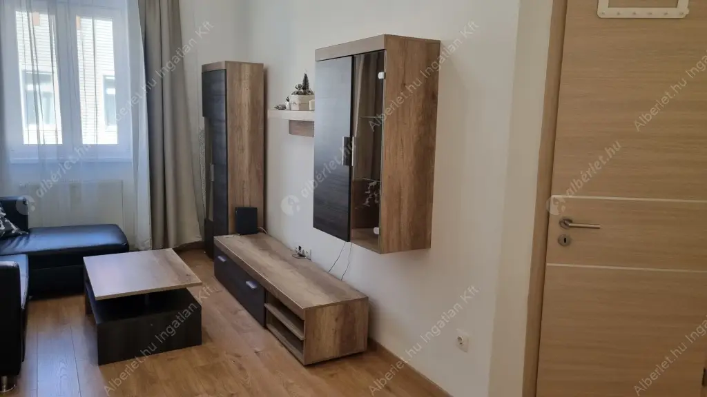 Kiadó albérlet 250000 Ft/hó áron: Budapest, VII. kerület  Wesselényi utca. Mérete: 54 nm, 1 szobás | Alberlet.hu - 6573183
