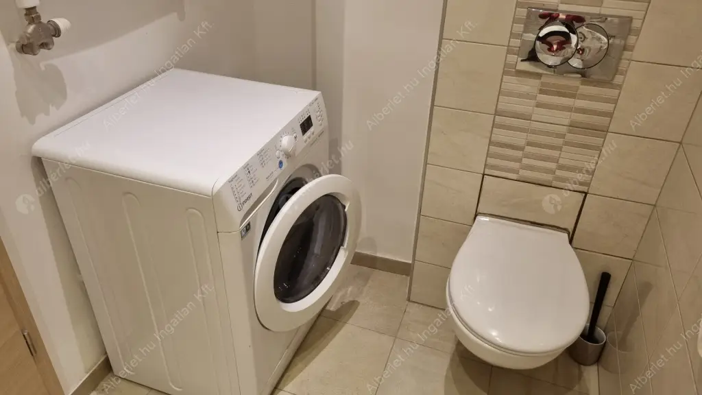 Kiadó albérlet 250000 Ft/hó áron: Budapest, VII. kerület  Wesselényi utca. Mérete: 54 nm, 1 szobás | Alberlet.hu - 6573204