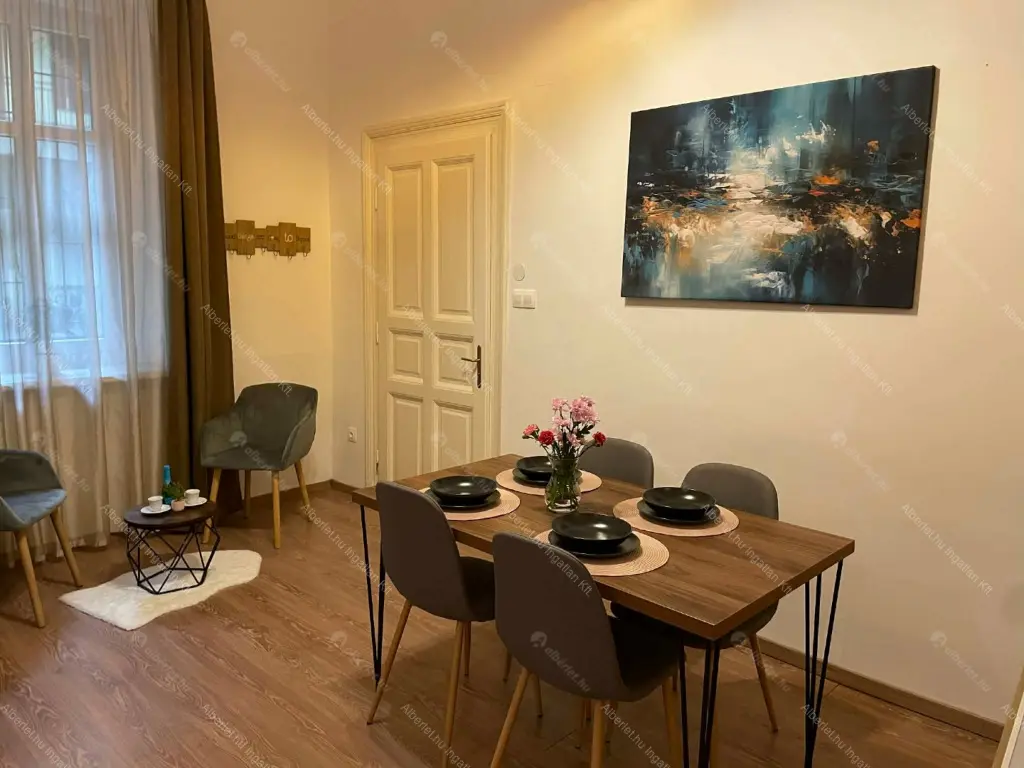 Kiadó albérlet 290000 Ft/hó áron: Budapest, VII. kerület  Wesselényi utca. Mérete: 65 nm, 1 szobás | Alberlet.hu - 6671494