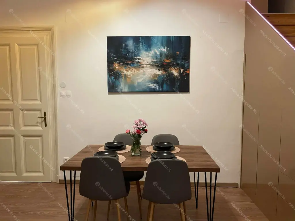 Kiadó albérlet 290000 Ft/hó áron: Budapest, VII. kerület  Wesselényi utca. Mérete: 65 nm, 1 szobás | Alberlet.hu - 6695342