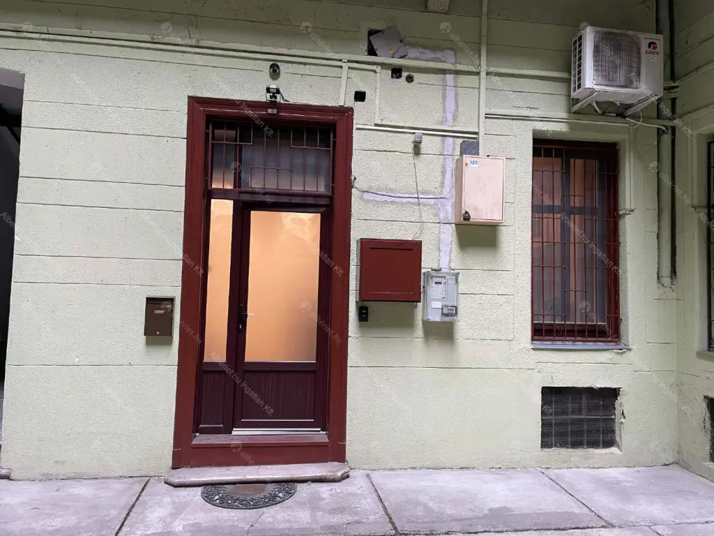 Kiadó albérlet 290000 Ft/hó áron: Budapest, VII. kerület  Wesselényi utca. Mérete: 65 nm, 1 szobás | Alberlet.hu - 6695346