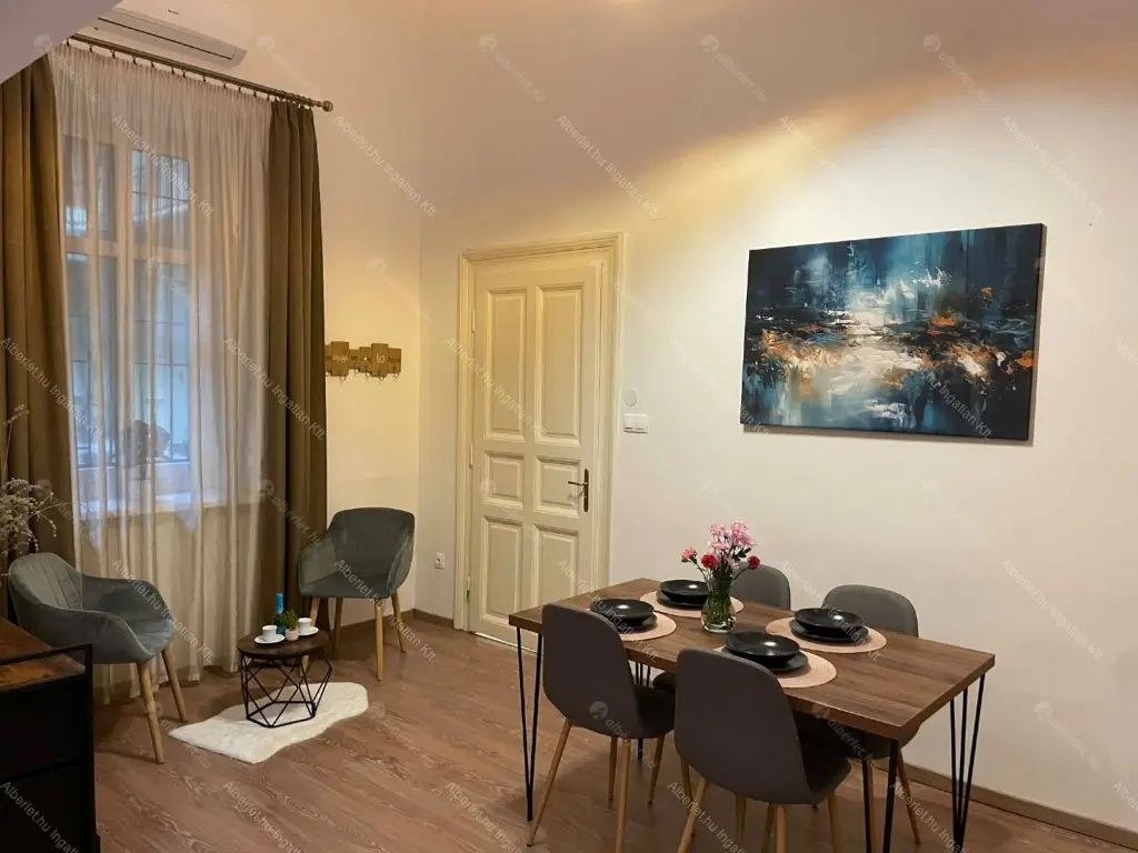 Kiadó albérlet 290000 Ft/hó áron: Budapest, VII. kerület  Wesselényi utca. Mérete: 65 nm, 1 szobás | Alberlet.hu - 6695349