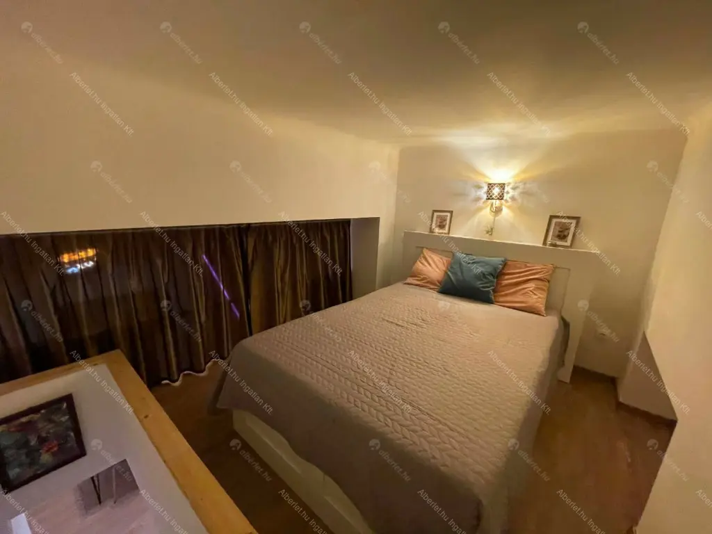 Kiadó albérlet 290000 Ft/hó áron: Budapest, VII. kerület  Wesselényi utca. Mérete: 65 nm, 1 szobás | Alberlet.hu - 6695356