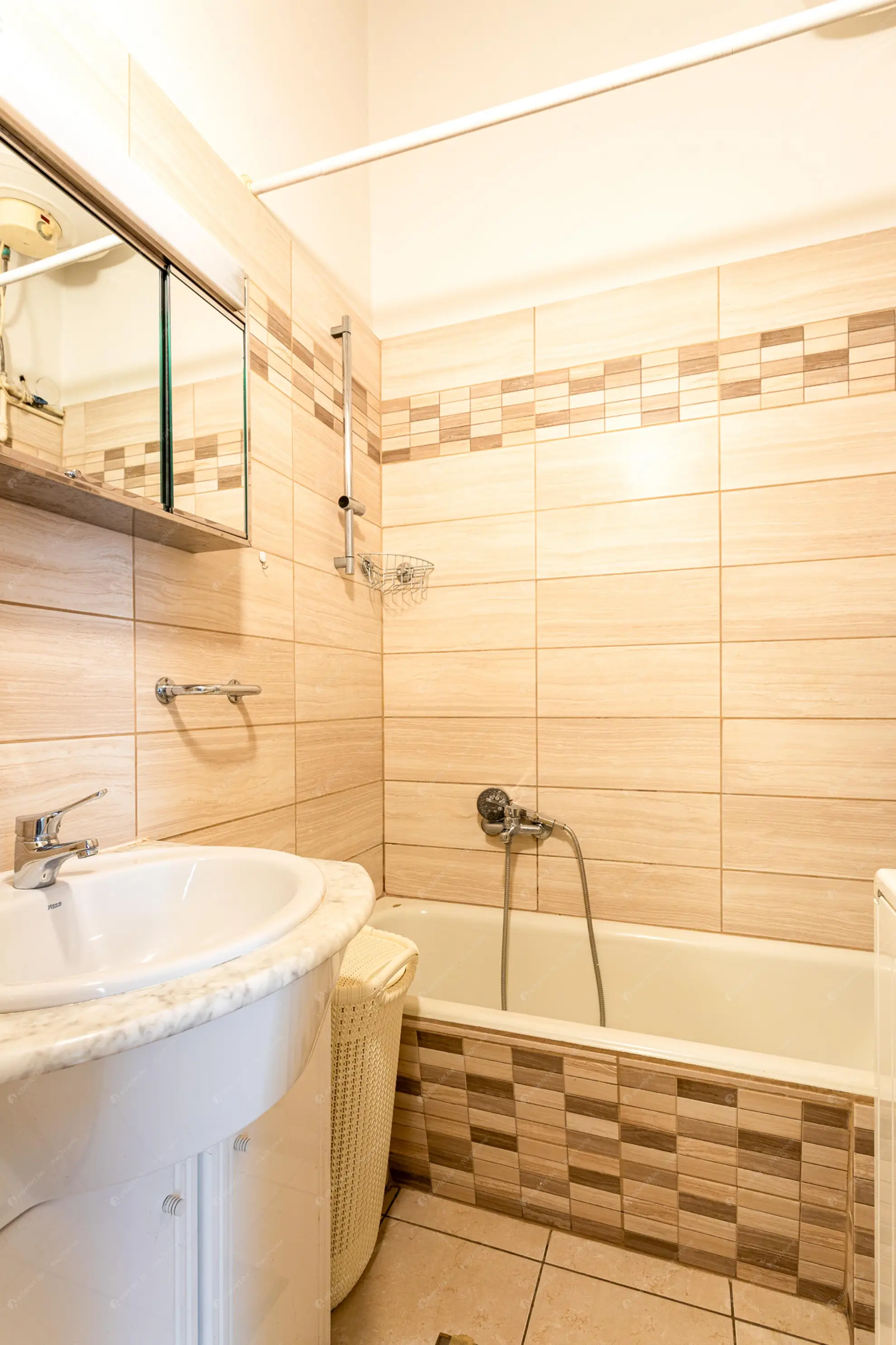 Kiadó albérlet 285000 Ft/hó áron: Budapest, VII. kerület  Wesselényi utca. Mérete: 70 nm, 2 szobás | Alberlet.hu - 6627241