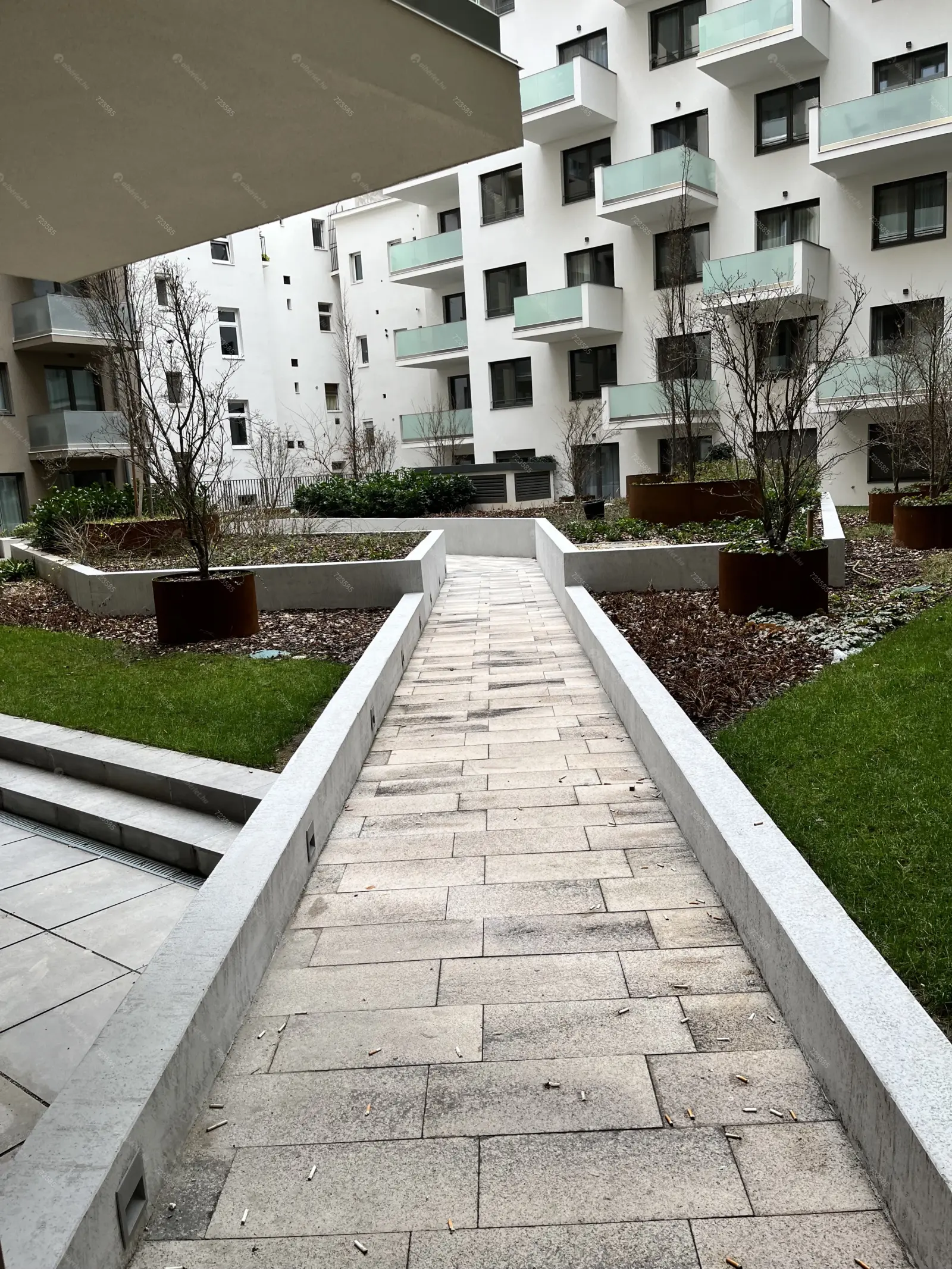 Kiadó albérlet 240000 Ft/hó áron: Budapest, VIII. kerület  1082 Budapest, Corvin sétány. Mérete: 33 nm, 1 szobás | Alberlet.hu - 5900097